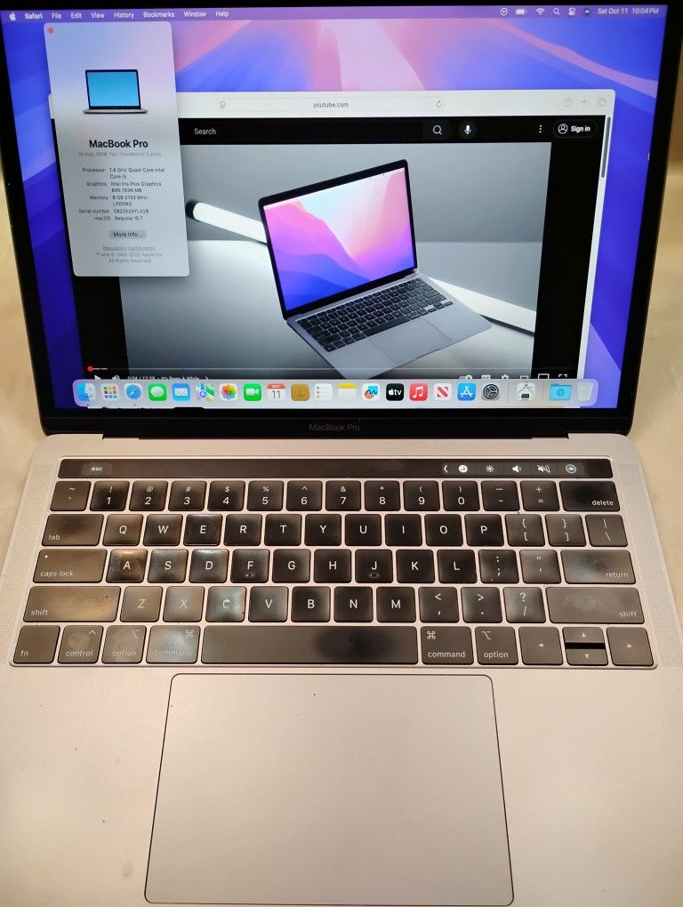 Apple MacBook Pro 13 " . Intel Core i5, 8 GB Memory . Touch Bar