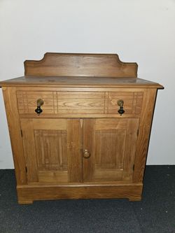 Nice Antique Oak Commode Table With Teardrop Pulls On Drawer