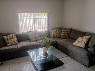 Cindy Crawford  liveing room set 600 and table