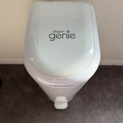 Diaper Genie Platinum Pail (Lilly White)