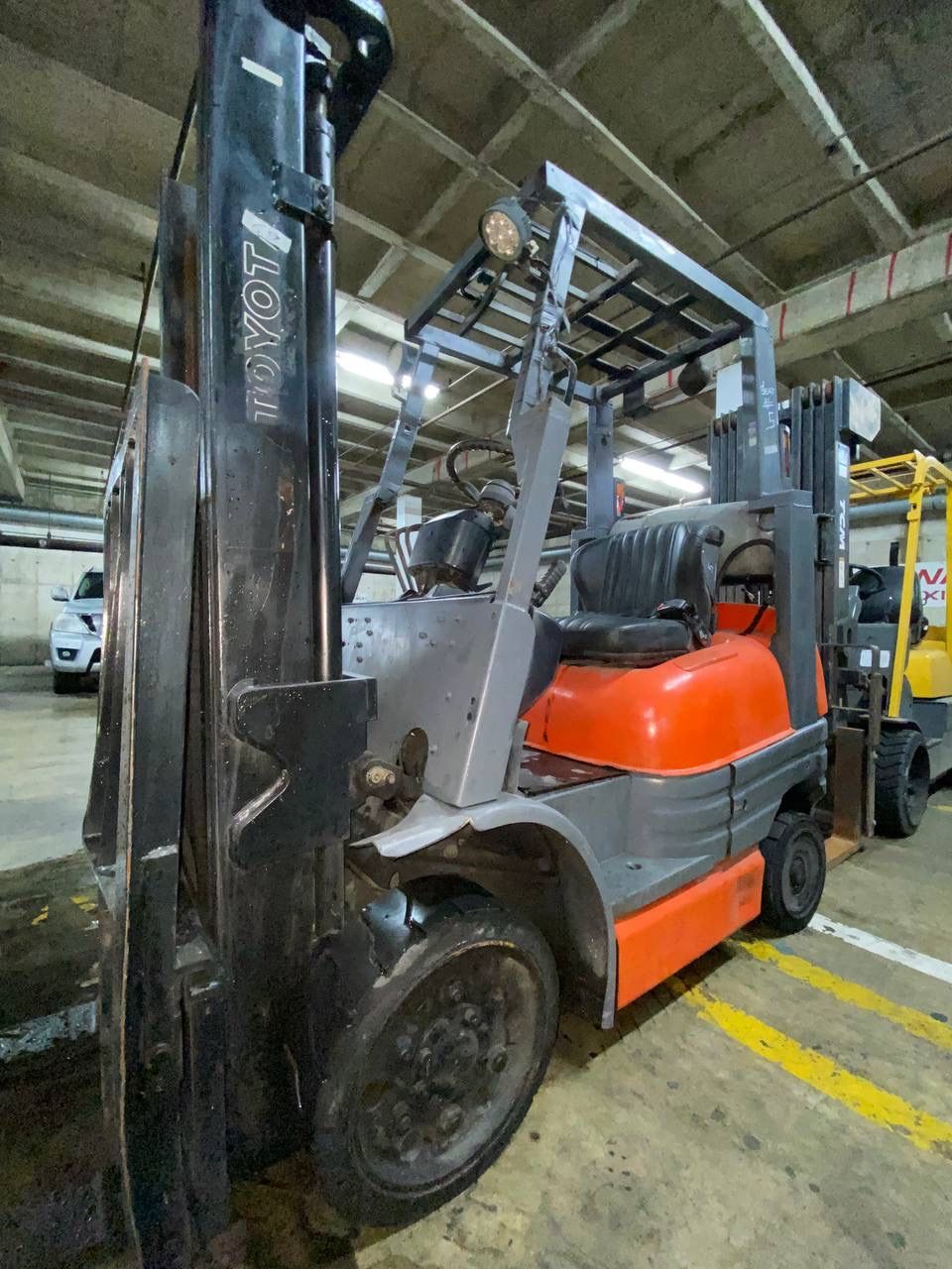 TOYOTA forklift for sale LOW HOURS