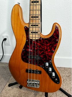 Squier Jazz Bass VM w/Seymour Duncan Pickups