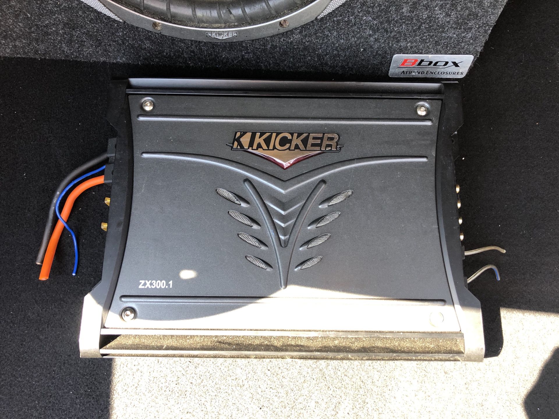 Kicker ZX300.1 Amp
