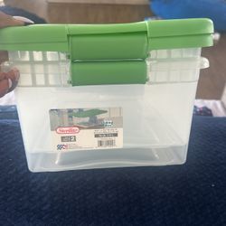 Latching box
