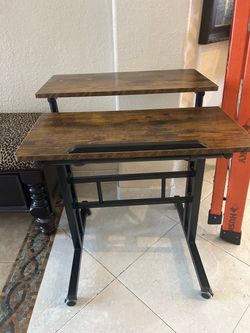 Adjustable wooden computer desk