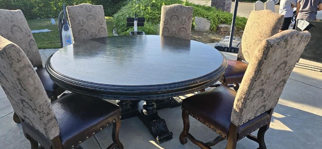 Stanley Furniture Round Table