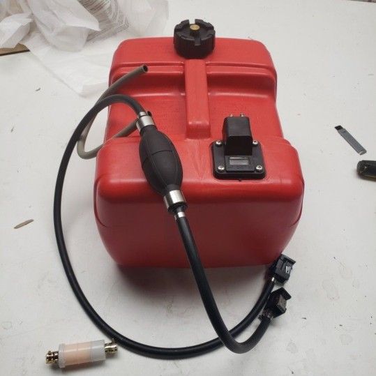 3 Gallon Portable Fuel Tank for Yamaha Mercury Engine with 3/8" Gas Hose Pump