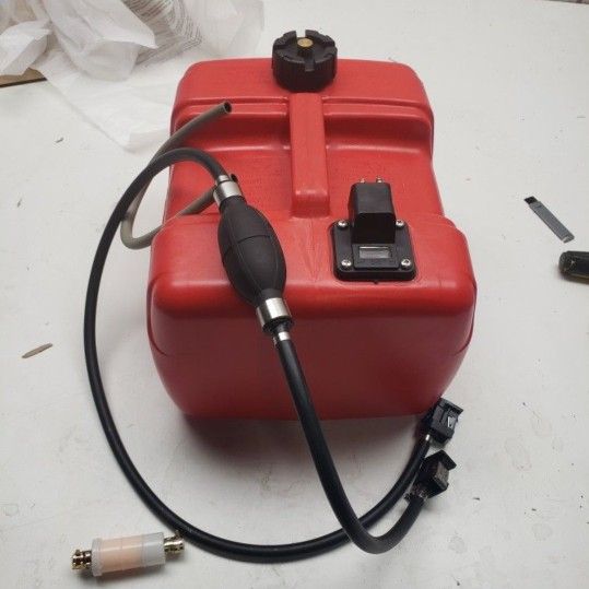 3 Gallon Portable Fuel Tank for Yamaha Mercury Engine with 3/8" Gas Hose Pump

