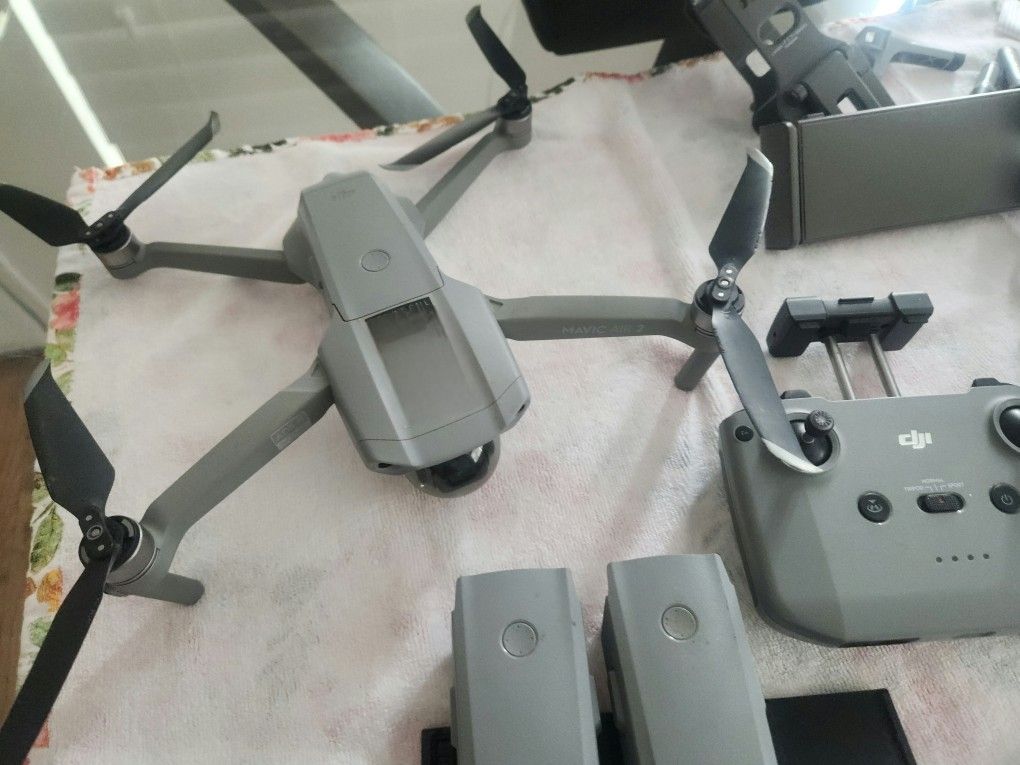 DJI MAVIC AIR 2 BUNDLE