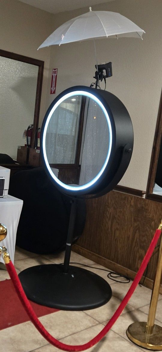 Beauty Mirror Booth 