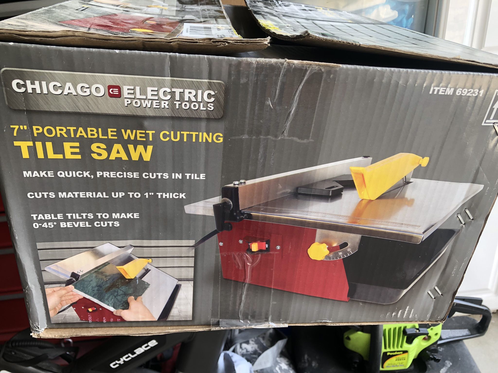Ceramic tile saw