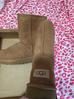 Uggs (Almost new)