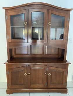 Beautiful Wood Hutch