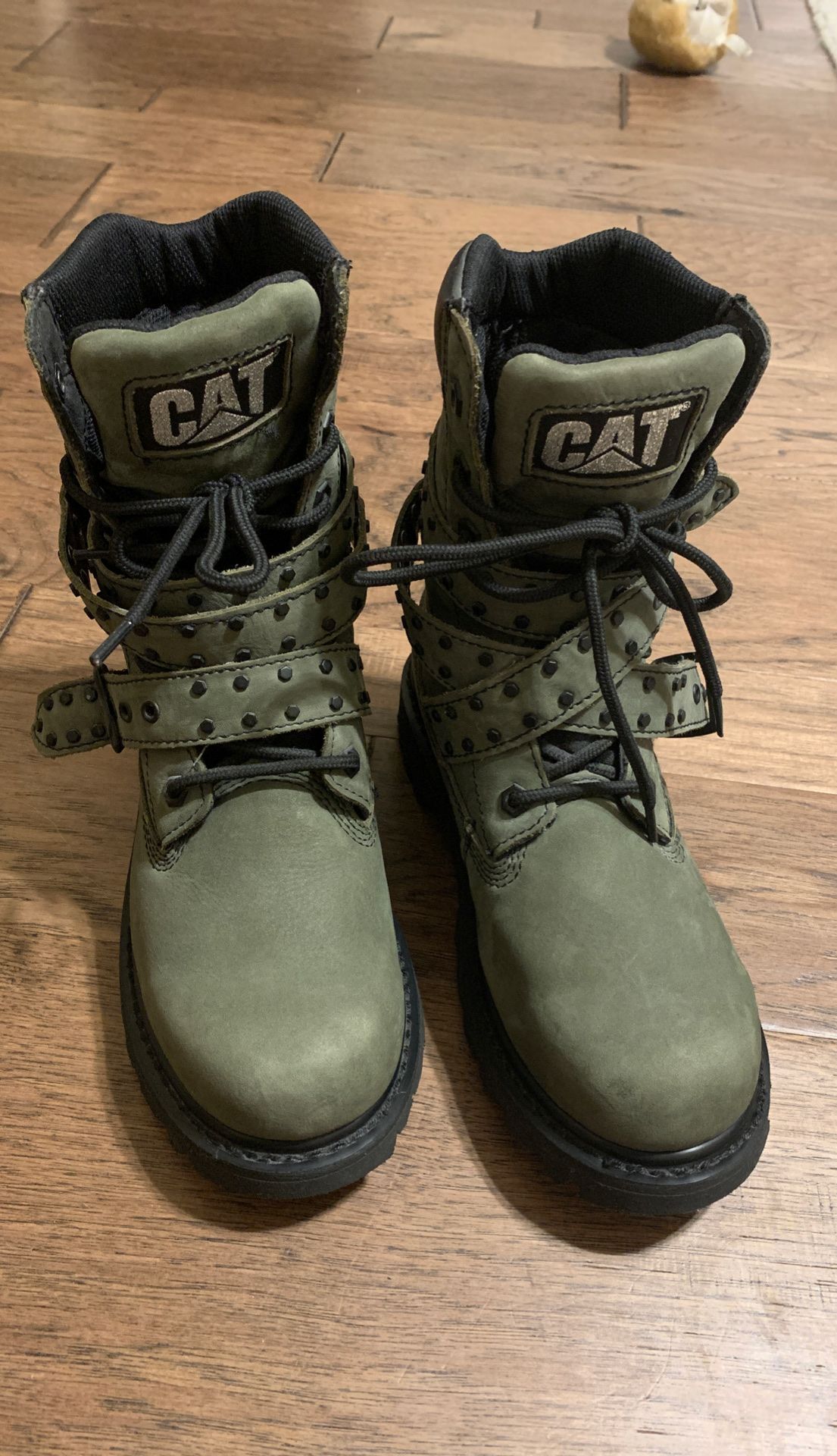 CAT hiking and work boots (women’s) size 7.5