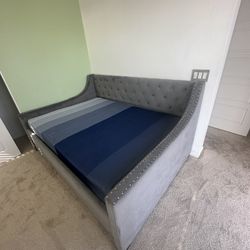 Day bed-1 Twin 1 Full