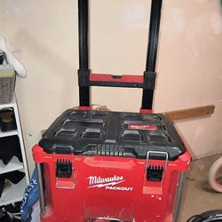 Milwaukee PACKOUT 22 in. Rolling