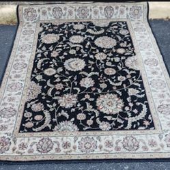 5’3” x 7’5” Persian Style Area Rug – Black & Cream – Like New 
