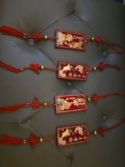 4 PIECES SILK ASIAN TASSEL DECORATIONS