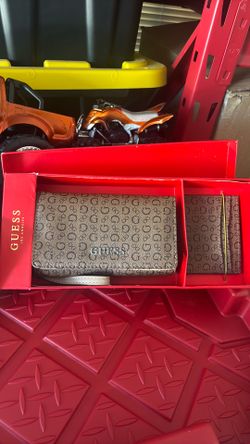 Guess Wristlet wallet