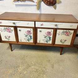 Mid Century Lighted Buffet 