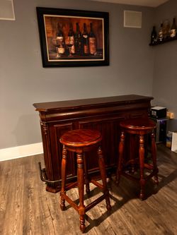 Dark Cherry Wood Bar and Cocktail Table with Stools