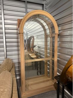 Vintage Lighted Arched Oak Curio Cabinet - Mint Condition!