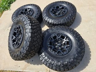 RAPTOR R BEADLOCK WHEELS AND TIRES 37X12.50R17 PRICE 2500