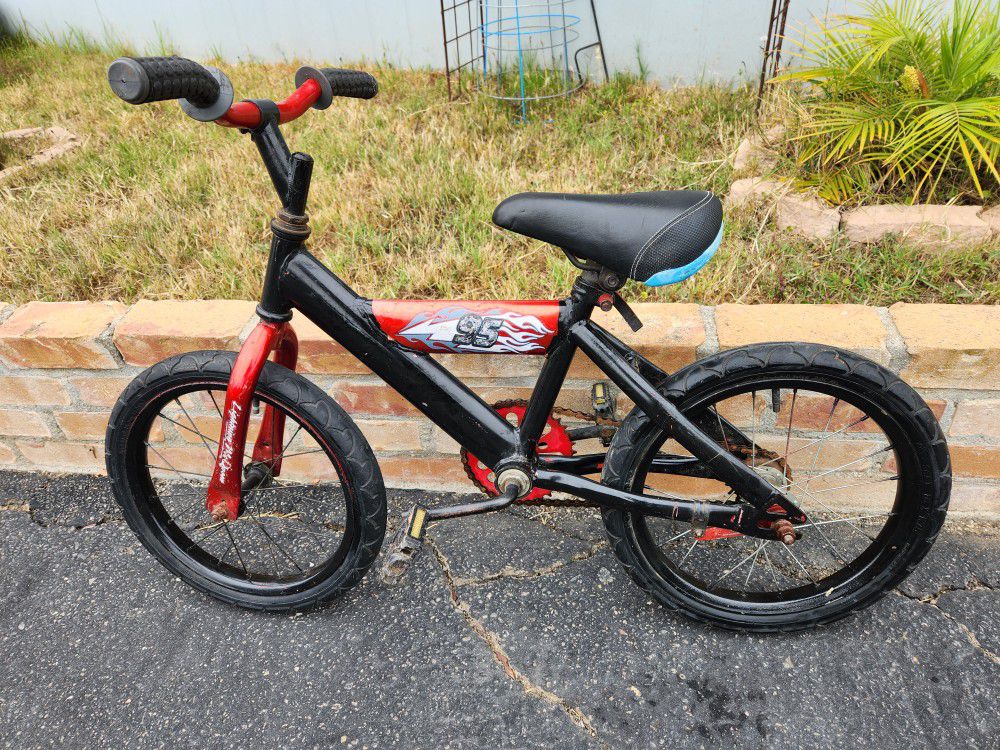 NEW YEARS DEAL - Kids Bike- Lightning McQueen