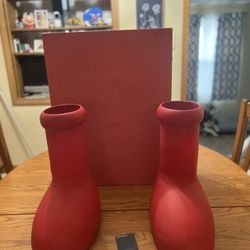 BIG RED BOOTS 