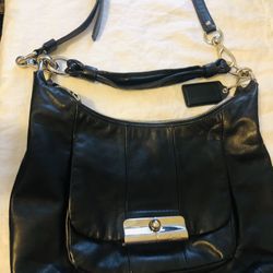 Black Coach Leather shoulder bag 