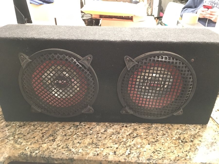 Lightning audio 10 inch subwoofers in box with amp