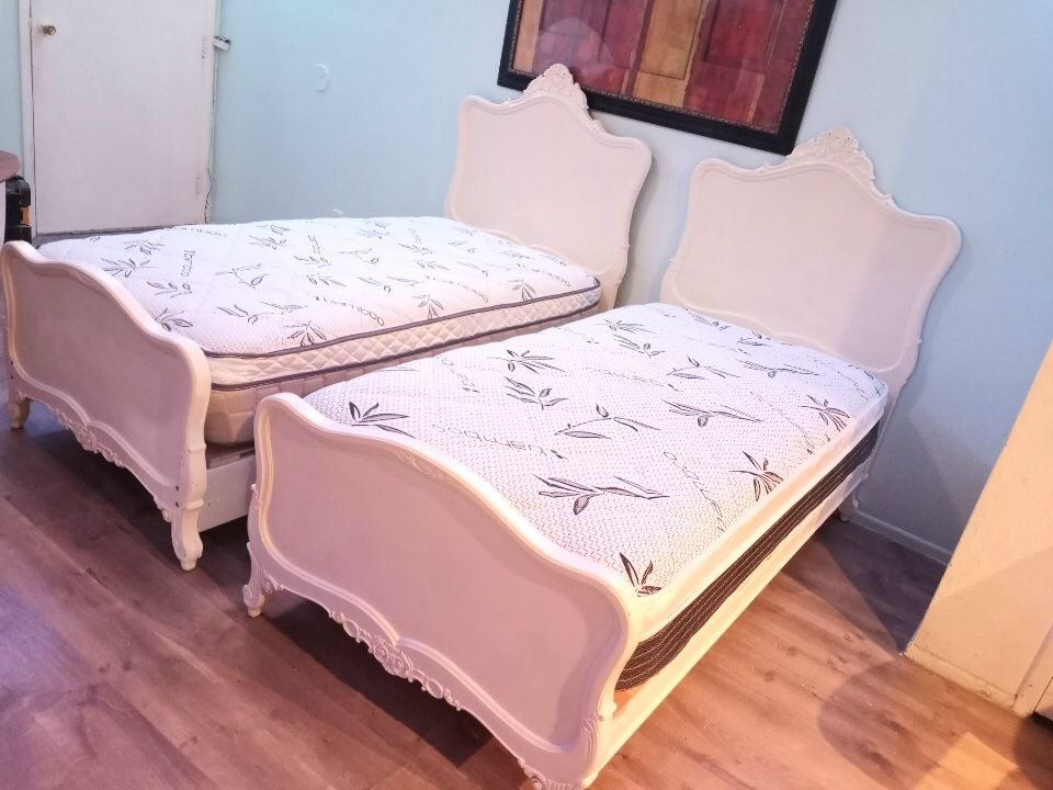White Two Twin Beds With Mattress With Platform spring