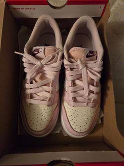 Women shoes nike dunk and Adidas