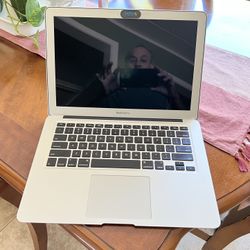 Mac Book Air. 2015