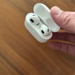 Airpods Gen 3 (Like New Condition)