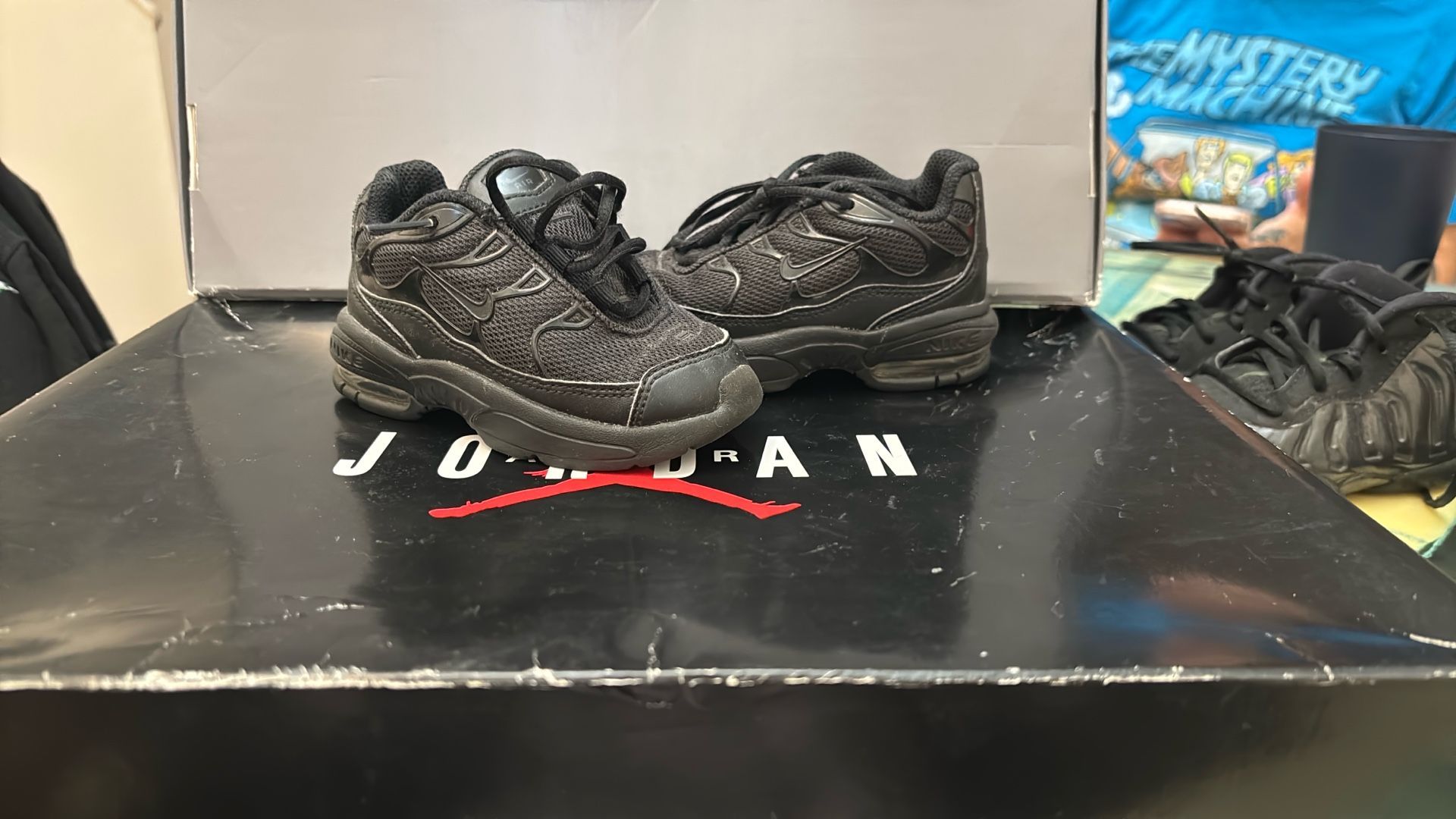 Size 6C Triple Black Air Max