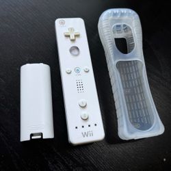 OEM Wii Remote With Silicone Cover  Tested And Working 