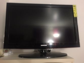 Samsung 32" Class (31.5" Diag.) 720p 60Hz LCD HDTV LN32D450G1D