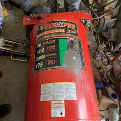 Husky Pro 80 Gallon 12.6 CFM Compressor 