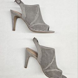 NEW IN BOX - Womens Gray Suede Heels