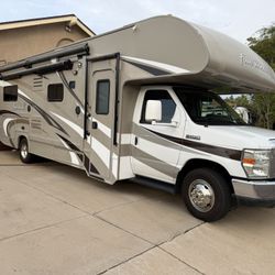2015 Thor Four Winds 28F Motorhome RV