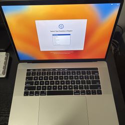 2017 MacBook Pro 15" Touch Bar, Intel Core i7, 16Gb Ram, 1 Terabyte Storage