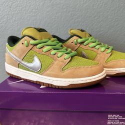 Nike SB Dunk Low // Sesame and Pear - 9M