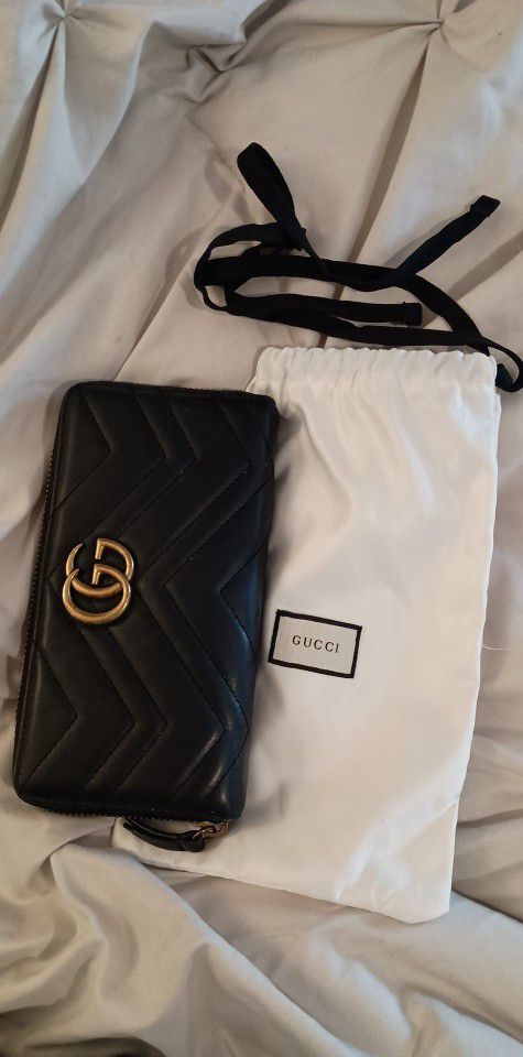 Gucci Black Leather GG Marmont Zip Around Wallet 