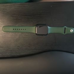 Apple Watch Series 7. 45mm - green 
