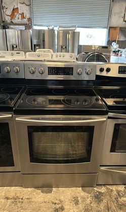 Samsung Stainless Electric Stove 5.8 cu ft