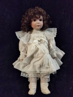 Heirloom Vintage Doll 1991