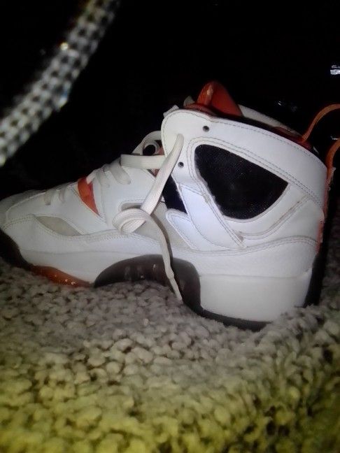 Sneakers /Tennis Shoes