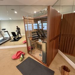 Jacuzzi infrared Sauna Sanctuary 3 like new condition