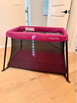 Lightweight Travel Crib / Play Yard